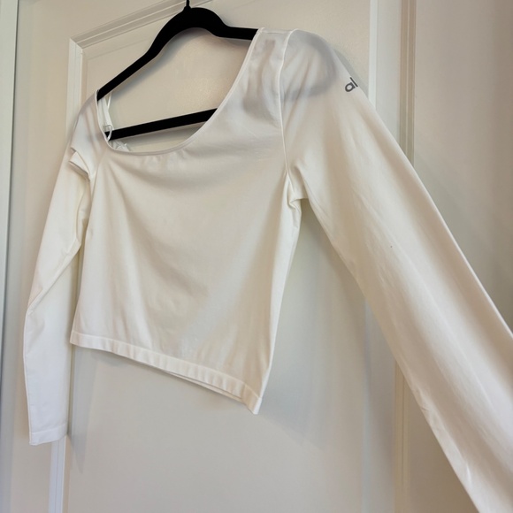 Alo Asymmetric Sheer Glow Long Sleeve Ivory - Picture 5 of 12